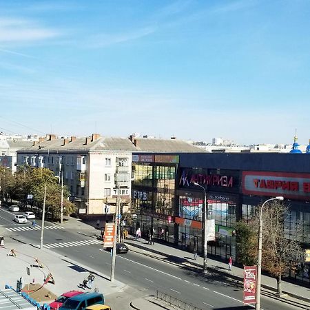 2х комнатная с ремонтом в центре.Renovated, center Apartment Khmelʼnytsʼkyy Екстериор снимка