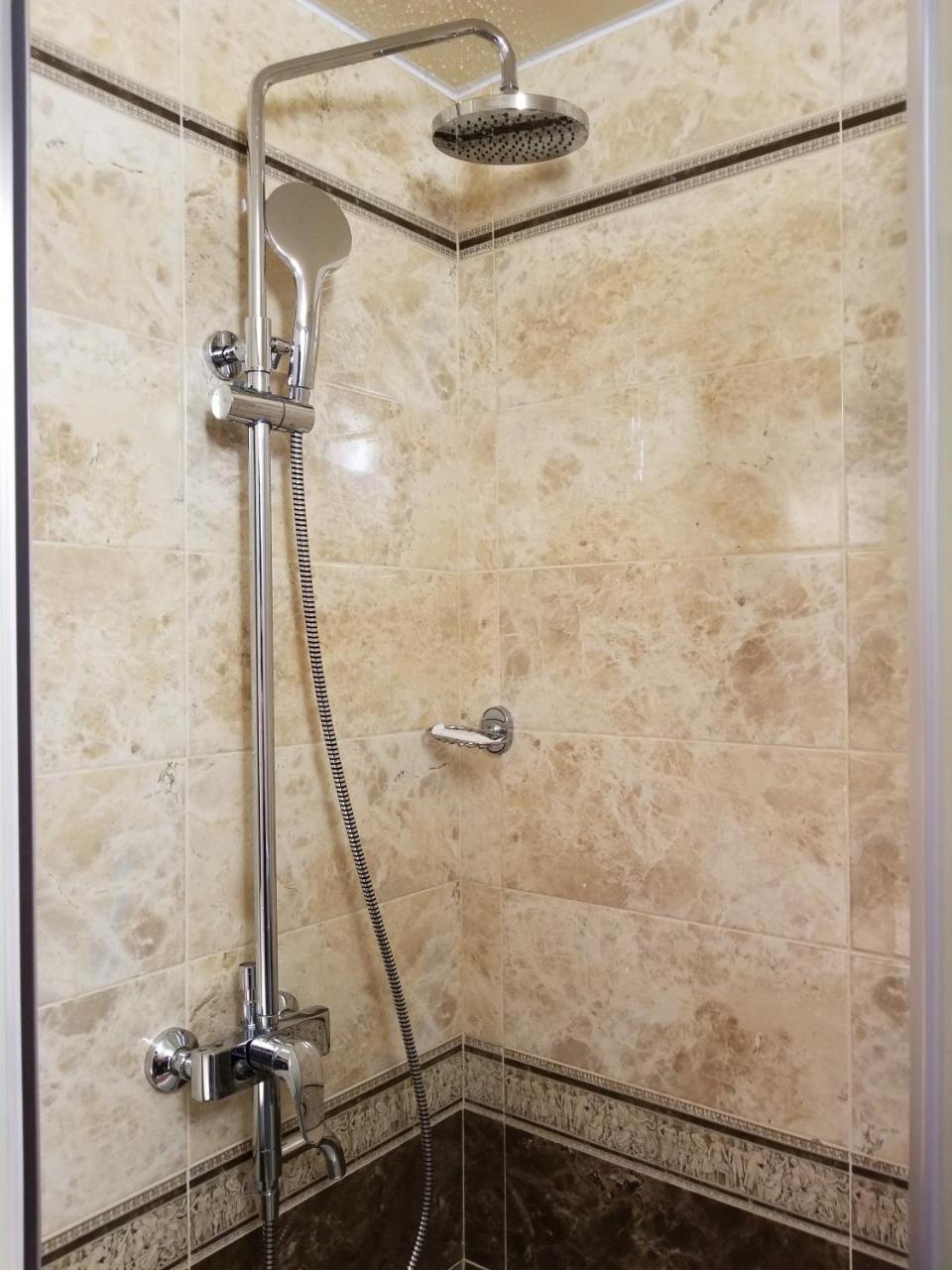2х комнатная с ремонтом в центре.Renovated, center Apartment Khmelʼnytsʼkyy Екстериор снимка